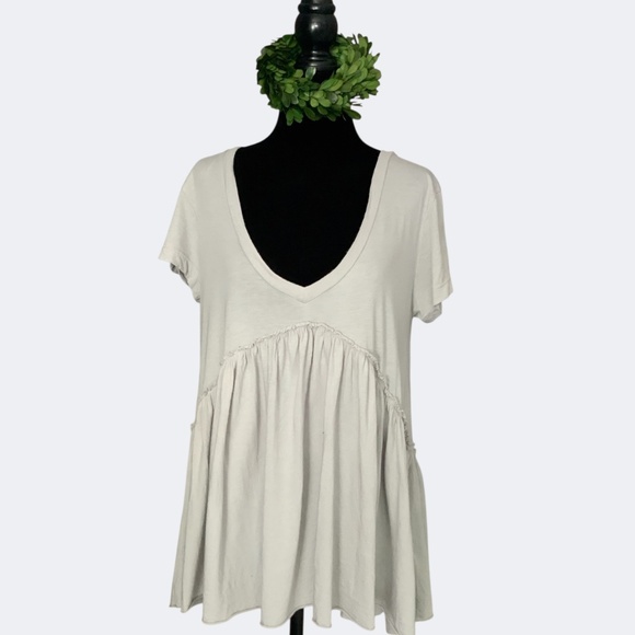 Anthropologie Tops - Anthropologie t.la Light Grey V Neck Babydoll Ruffle Peplum Cotton Tunic XS (S)